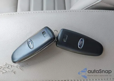 2017 Ford Escape Titanium z USA, uszkodzony, nr VIN 1FMCU0JD2HUF02415